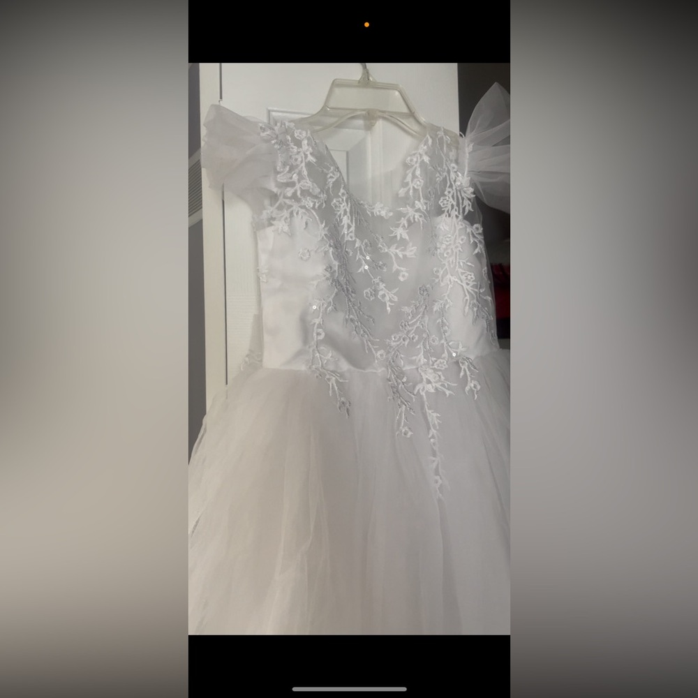 8-9 year old flower dress with bow in back beautifully studded